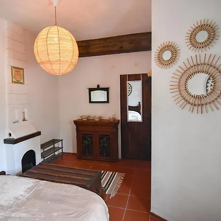 Yuccasa - Small Glamping & Studio's بومبال
