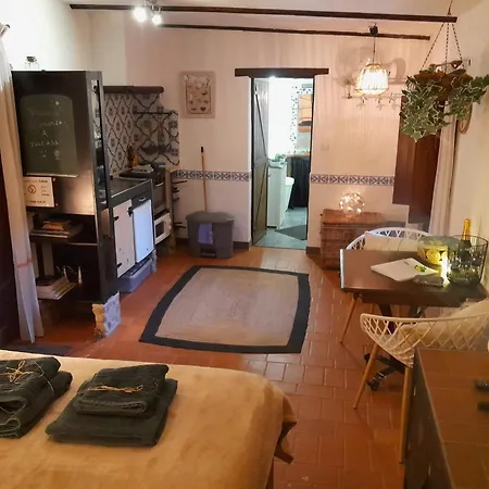 Yuccasa - Small Glamping & Studio's بومبال