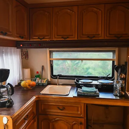 Yuccasa - Small Glamping & Studio's بومبال