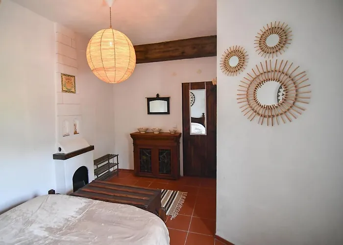 Yuccasa - Small Glamping & Studio's بومبال