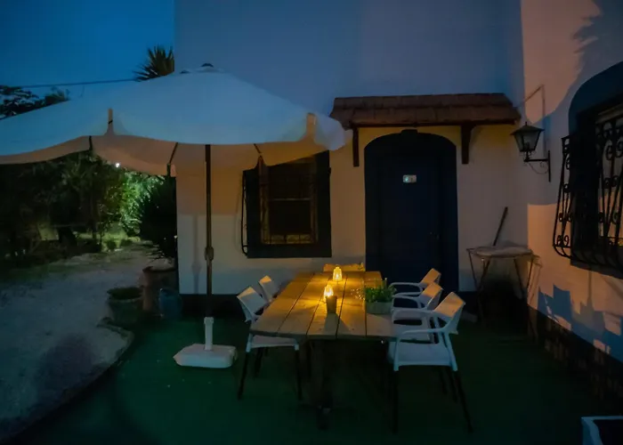 Yuccasa - Small Glamping & Studio's بومبال