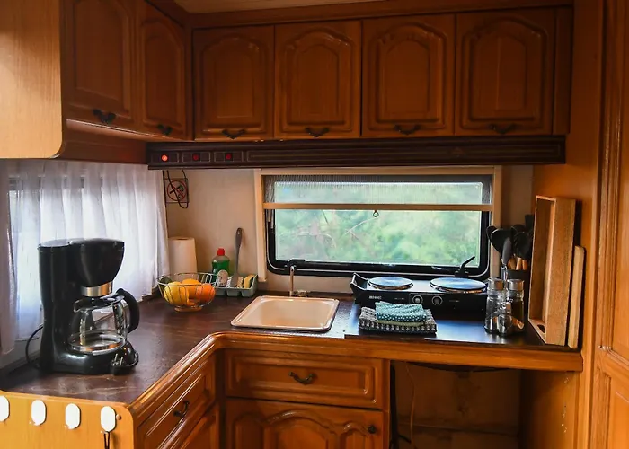 Yuccasa - Small Glamping & Studio's بومبال