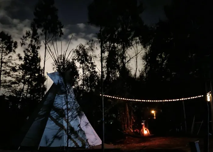 Yuccasa - Small Glamping & Studio's بومبال